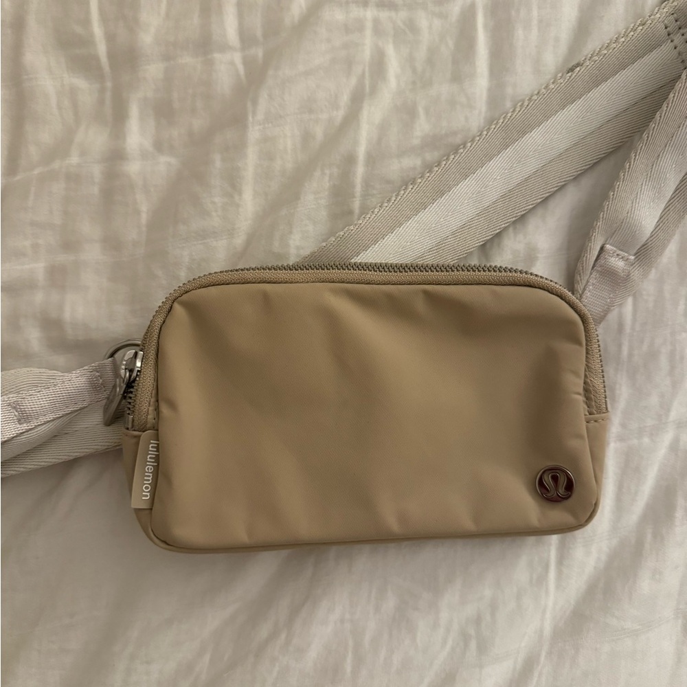 Lululemon belt bag